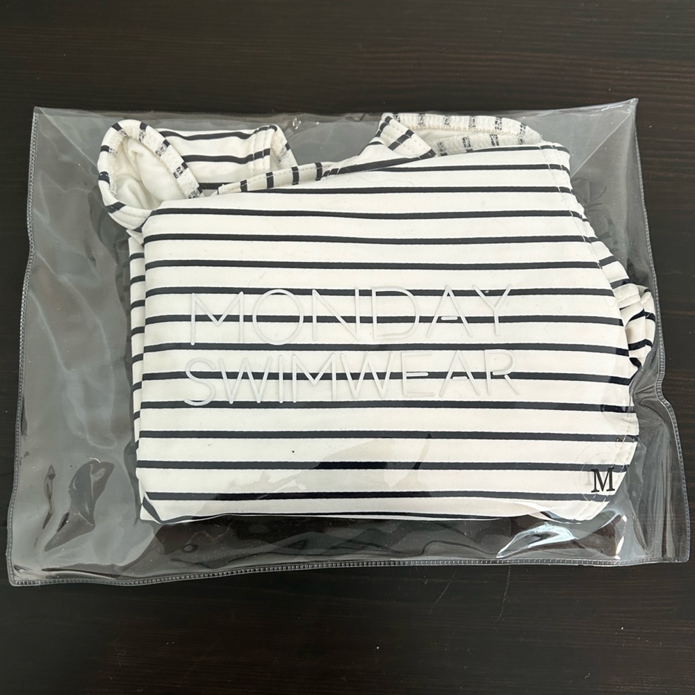 Monday Swim Tulum One Piece size Medium